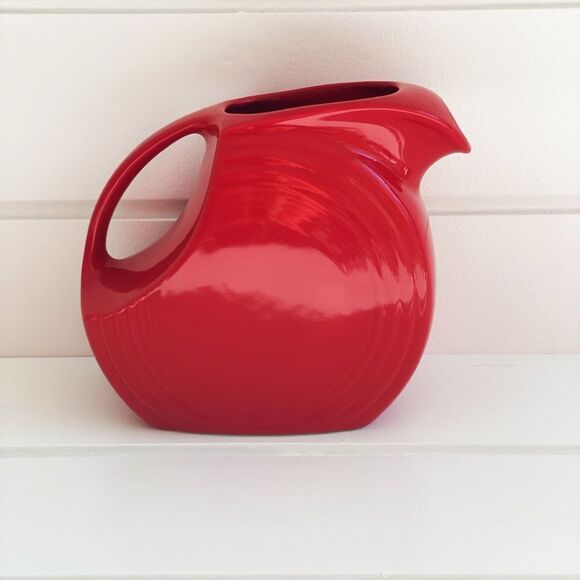 Fiesta 67-1/4 oz Large Disk Pitcher In Scarlet New With Tags - Picture 2 of 9